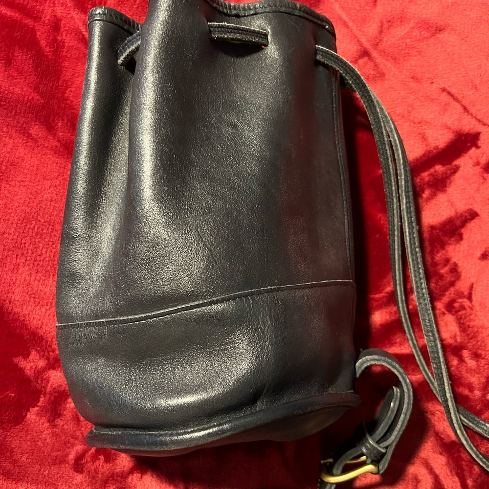 COACH BIXBY BUCKET BAG
